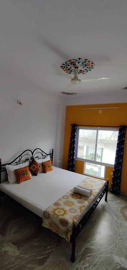 Krishna Stay Guest House อุเดเปอร์ ภายนอก รูปภาพ