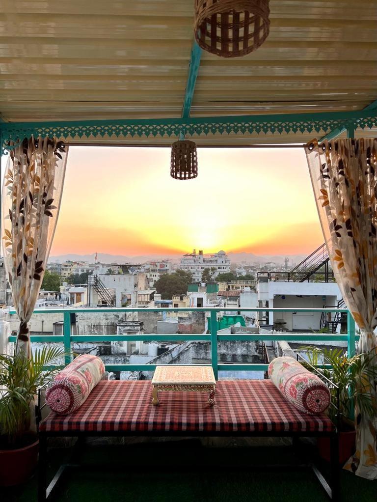 Krishna Stay Guest House อุเดเปอร์ ภายนอก รูปภาพ