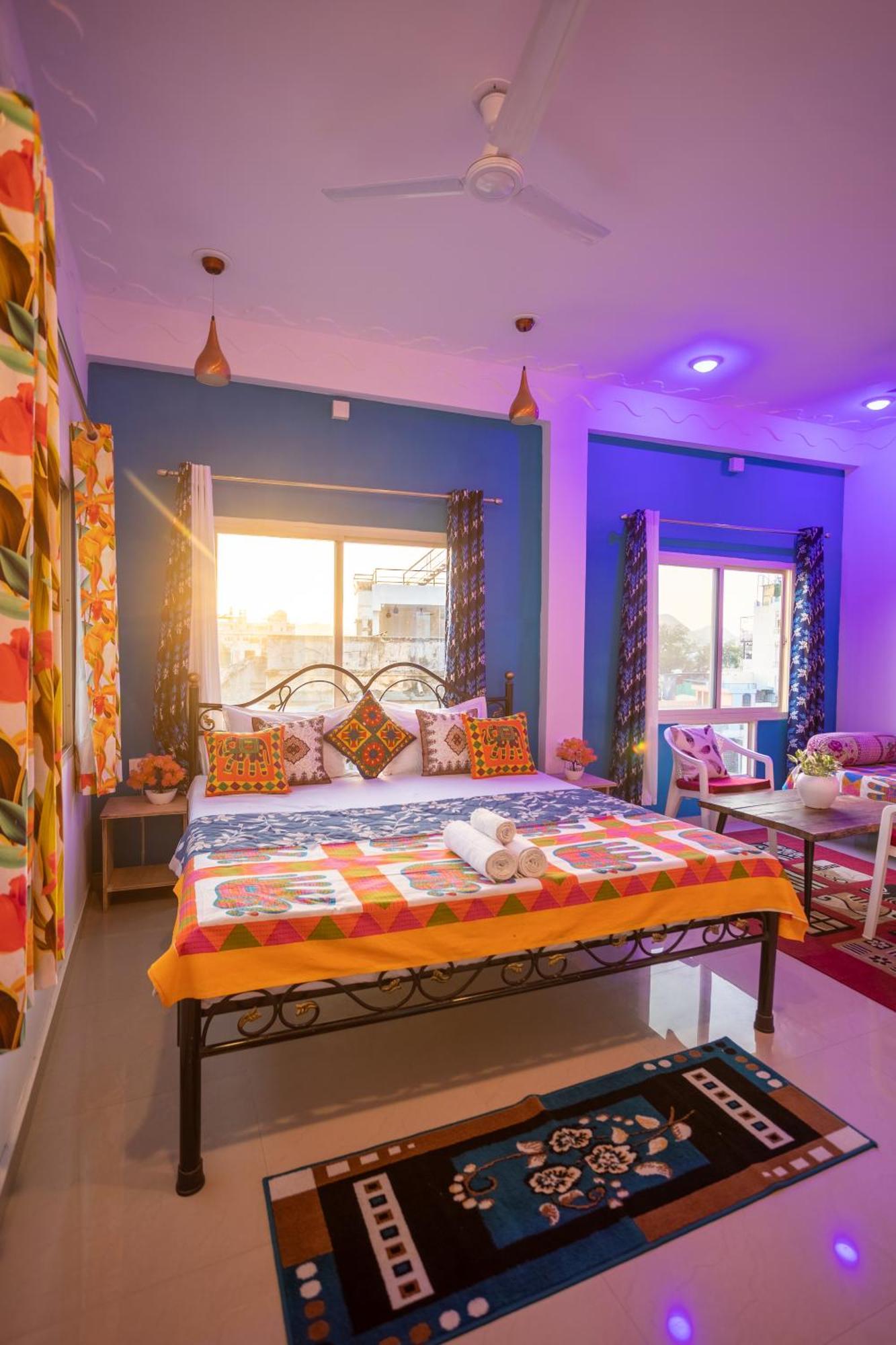 Krishna Stay Guest House อุเดเปอร์ ภายนอก รูปภาพ