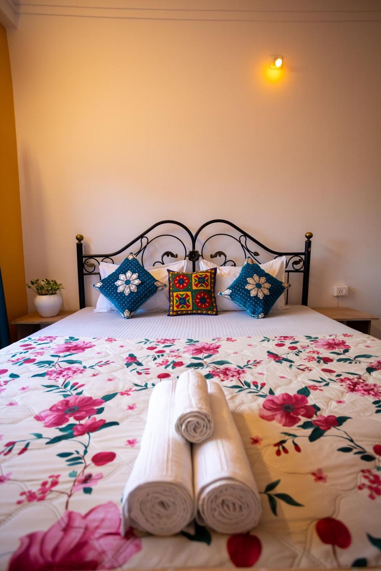 Krishna Stay Guest House อุเดเปอร์ ภายนอก รูปภาพ