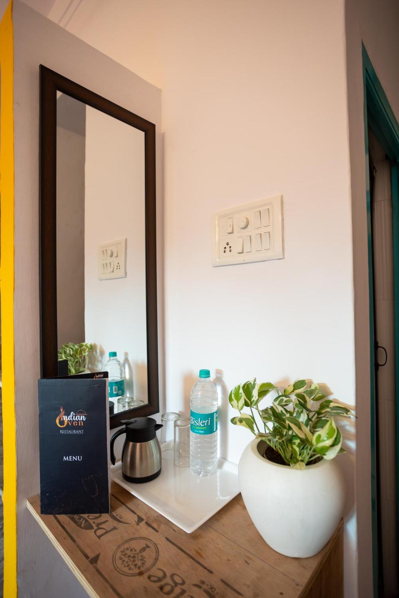 Krishna Stay Guest House อุเดเปอร์ ภายนอก รูปภาพ