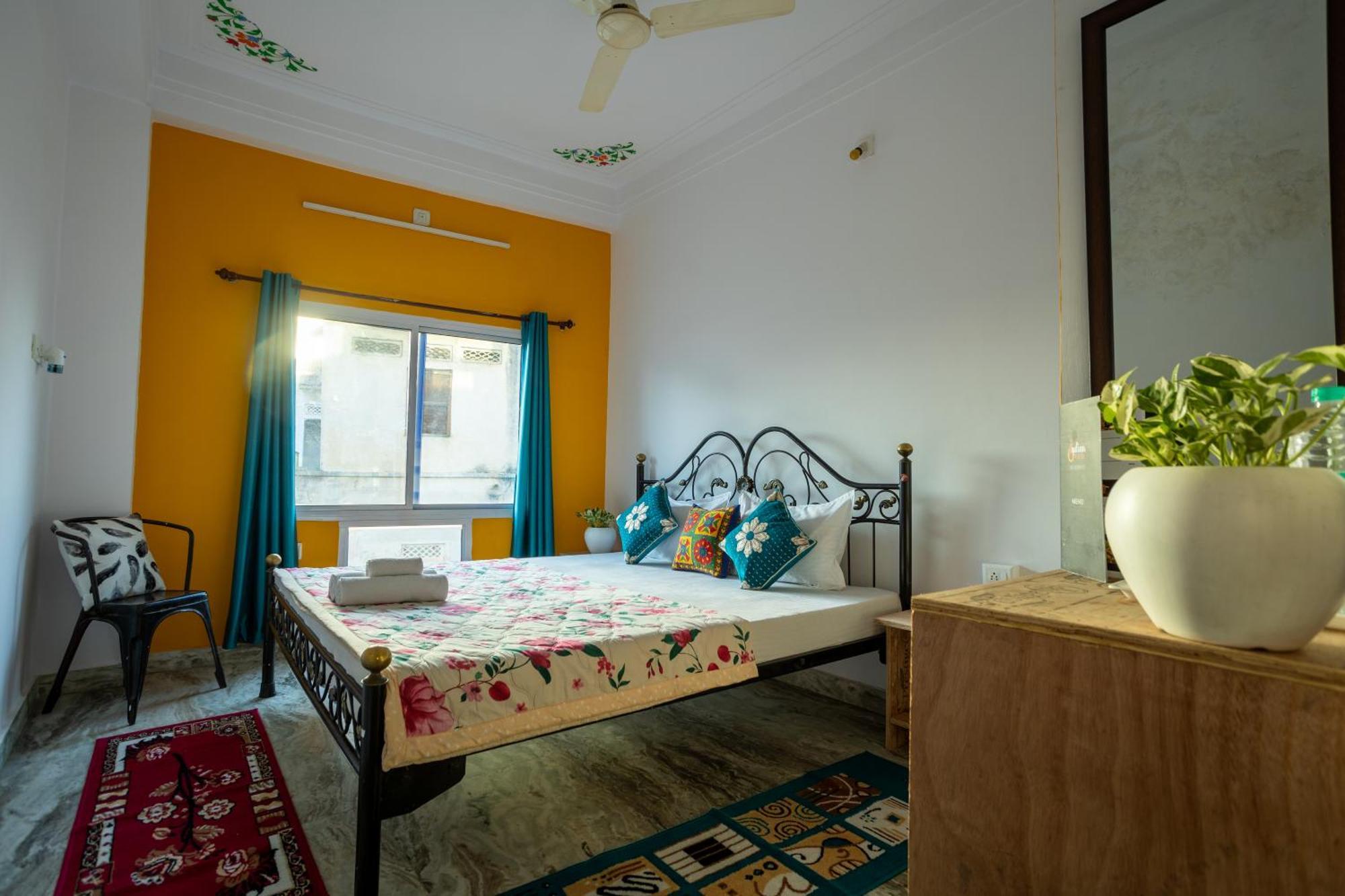 Krishna Stay Guest House อุเดเปอร์ ภายนอก รูปภาพ