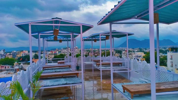Krishna Stay Guest House อุเดเปอร์ ภายนอก รูปภาพ